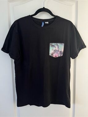 H&M Divided Cotton Tropical Front Pocket Design Black Shortsleeve Crew T-Shirt